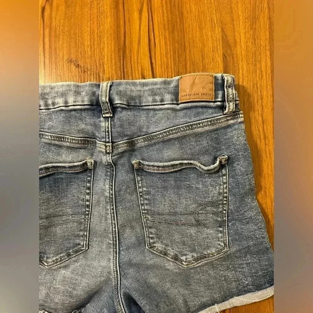 AMERICAN EAGLE Women’s Distressed Stretchy Curvy Hi-Rise Shortie Shorts Size 8 - Picture 12 of 14